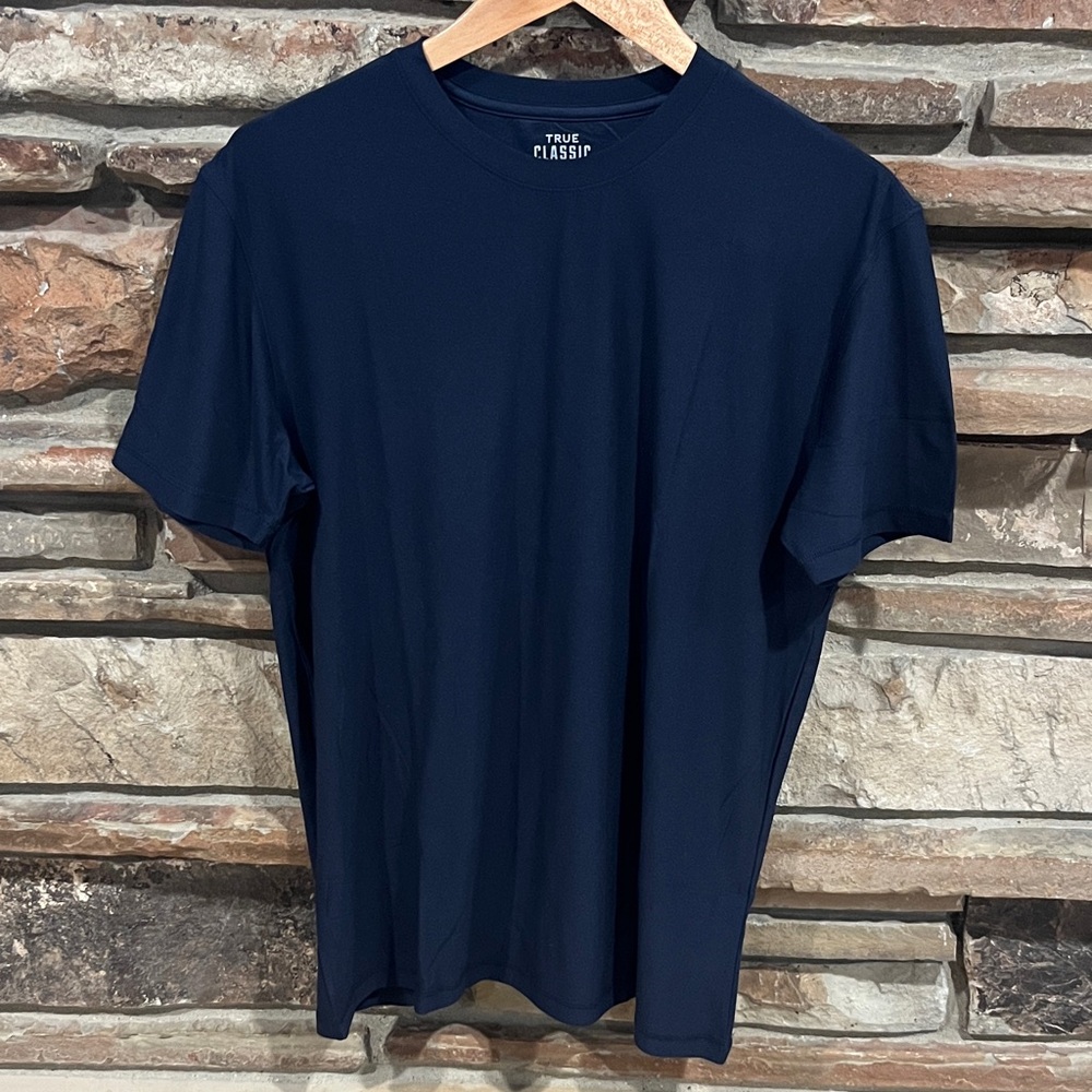 True Classic Active Short Sleeve Crewneck Tee in Navy